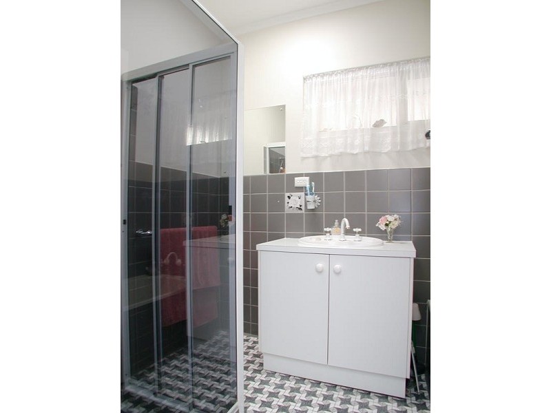 17 Valleyview Crescent, Hackham West SA 5163
