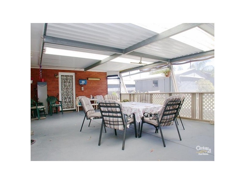 17 Valleyview Crescent, Hackham West SA 5163