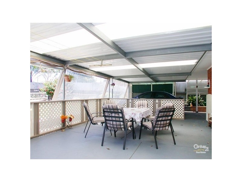 17 Valleyview Crescent, Hackham West SA 5163