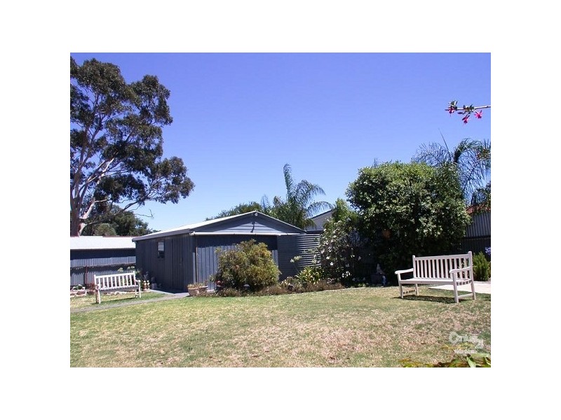 17 Valleyview Crescent, Hackham West SA 5163