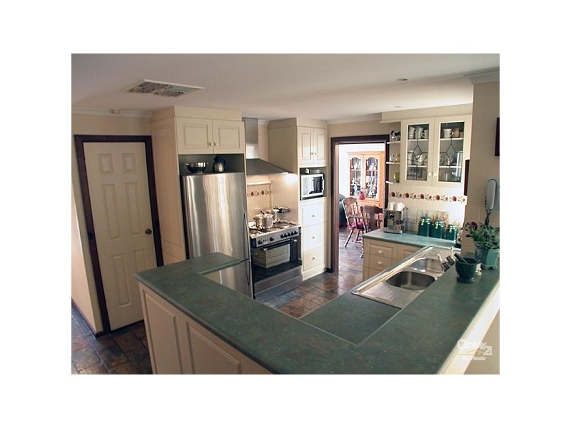 6 Lascelles St, Morphett Vale SA 5162