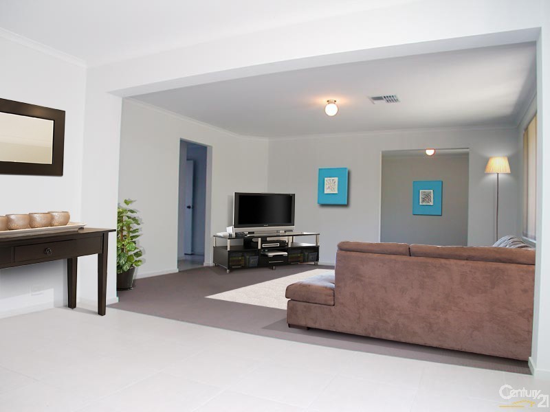 13 Yeltana Avenue, Huntfield Heights SA 5163