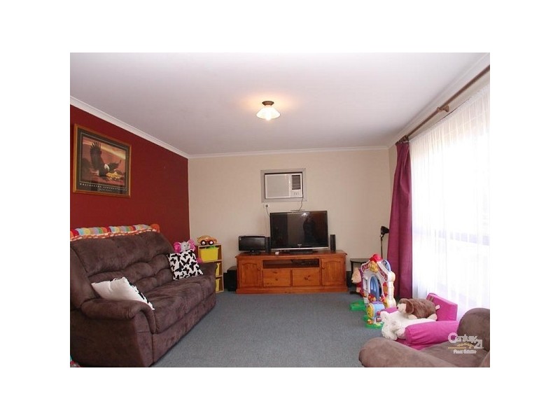 35 Sir James Hardy Way, Woodcroft SA 5162