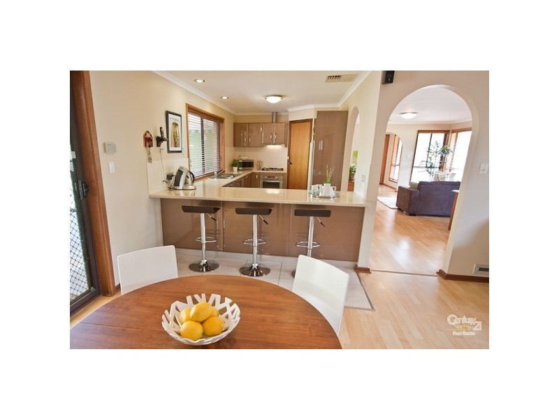 6 Mustang Crescent, Woodcroft SA 5162