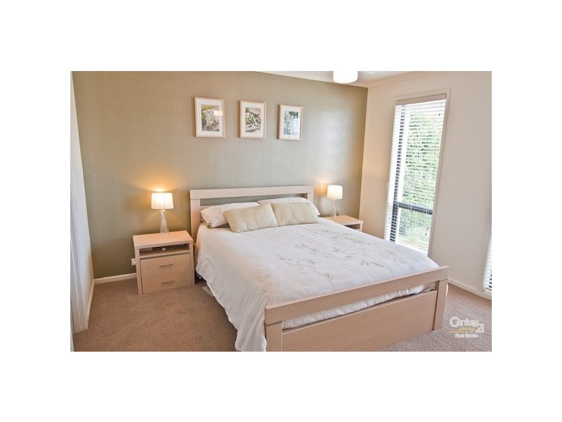 18 Mundulla Avenue, Woodcroft SA 5162