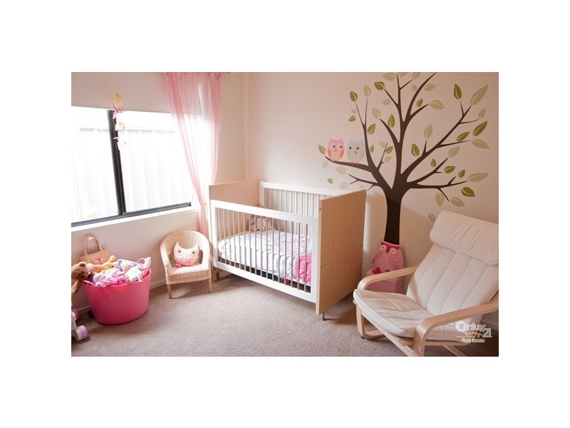 18 Mundulla Avenue, Woodcroft SA 5162