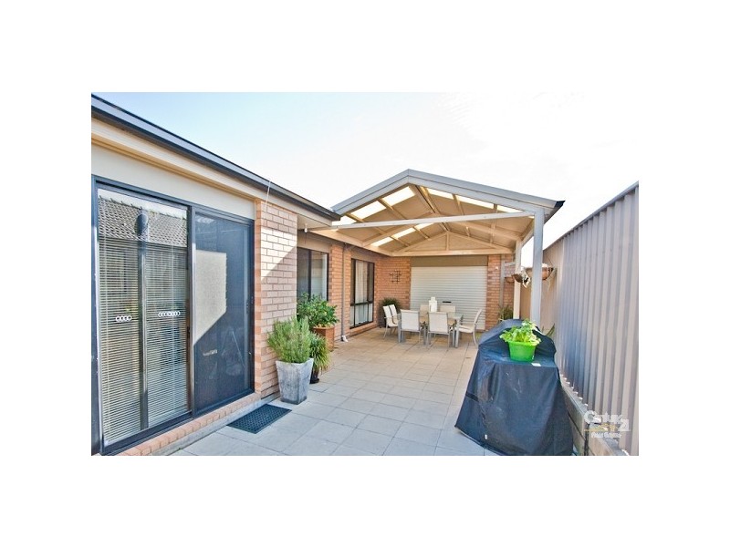 18 Mundulla Avenue, Woodcroft SA 5162