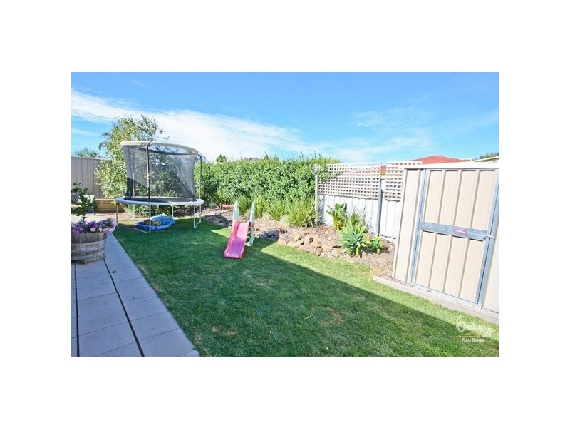 18 Mundulla Avenue, Woodcroft SA 5162