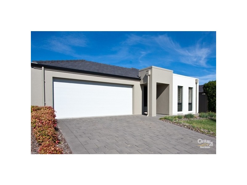 18 Mundulla Avenue, Woodcroft SA 5162