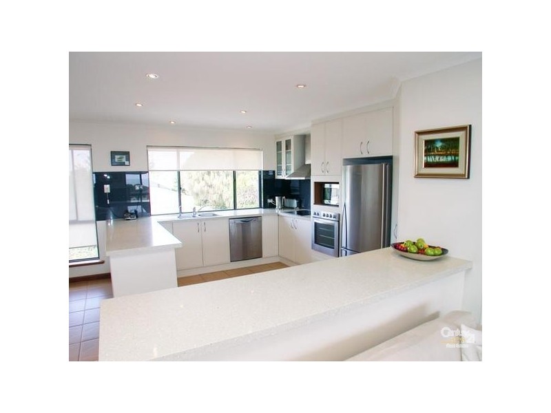 211 Esplanade, Port Noarlunga South SA 5167