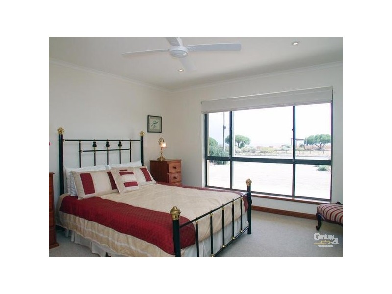 211 Esplanade, Port Noarlunga South SA 5167