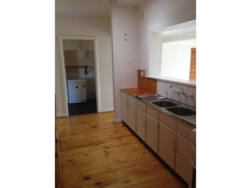 18 Booth Avenue, Morphett Vale SA 5162