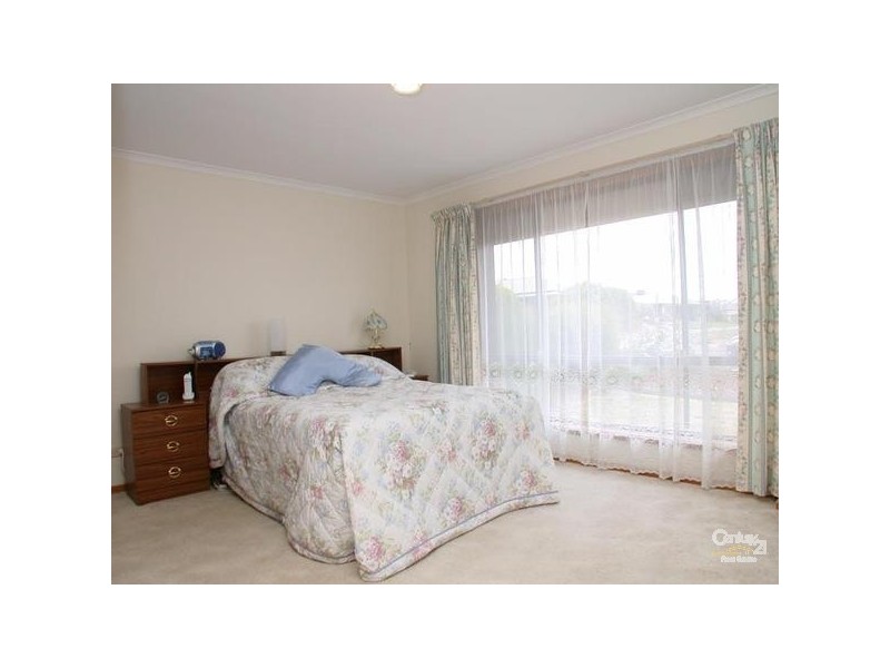 11 Babbacombe Drive, Moana SA 5169