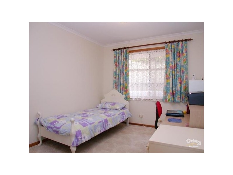 11 Babbacombe Drive, Moana SA 5169