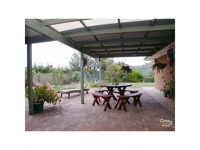 11 Babbacombe Drive, Moana SA 5169