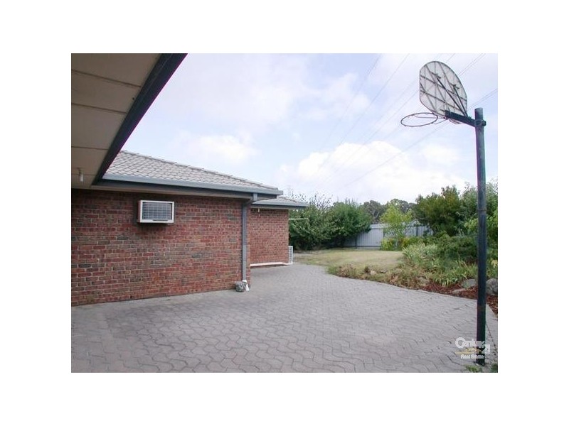 17 Abberton St, Flagstaff Hill SA 5159