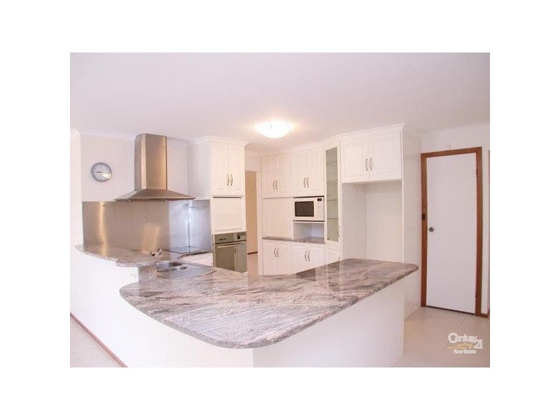 17 Abberton St, Flagstaff Hill SA 5159