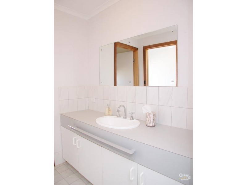 17 Abberton St, Flagstaff Hill SA 5159