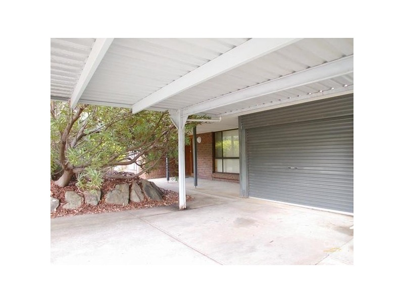 17 Abberton St, Flagstaff Hill SA 5159