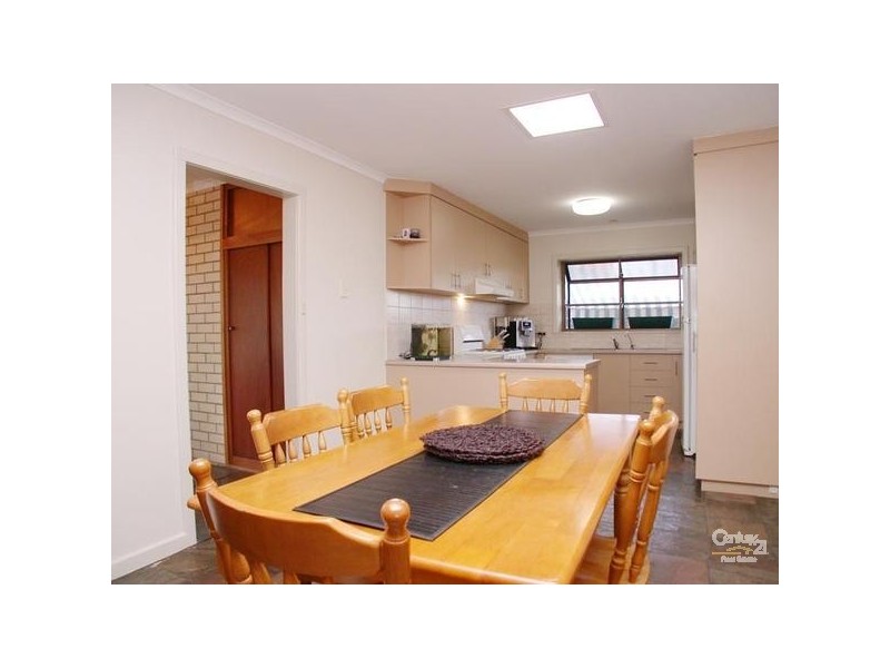 11 Richardson Crescent, Morphett Vale SA 5162