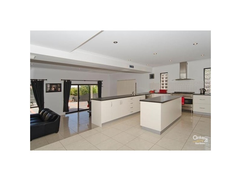 8 Boonga Street, Hallett Cove SA 5158