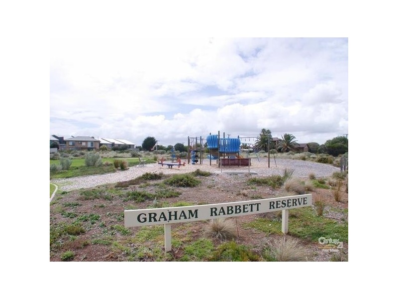 18A Regent Street, Moana SA 5169