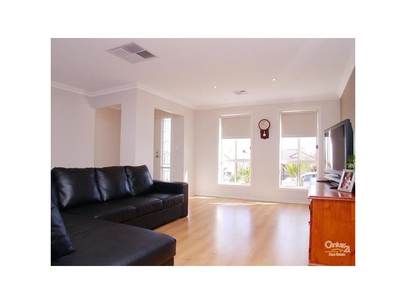 10 McGuire Ct, Hackham SA 5163