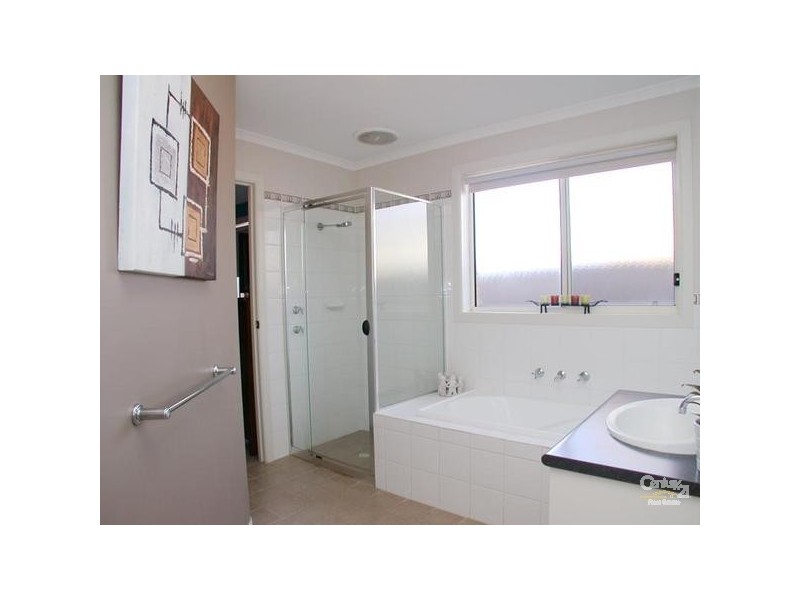 10 McGuire Ct, Hackham SA 5163