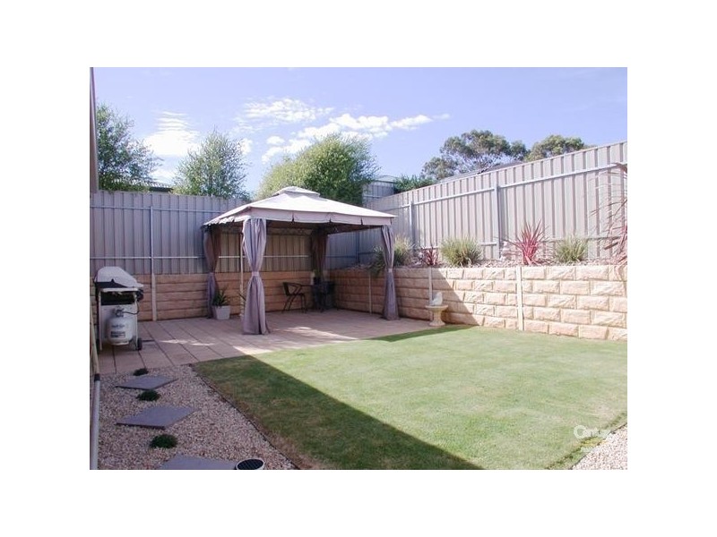 10 McGuire Ct, Hackham SA 5163