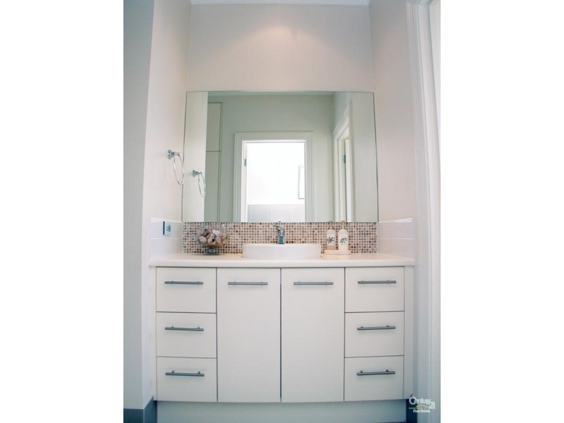 7-8 Cinnamon Way, Aberfoyle Park SA 5159