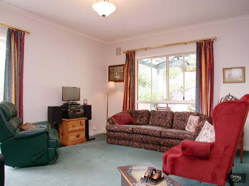 19 Woodland Grove, Aberfoyle Park SA 5159