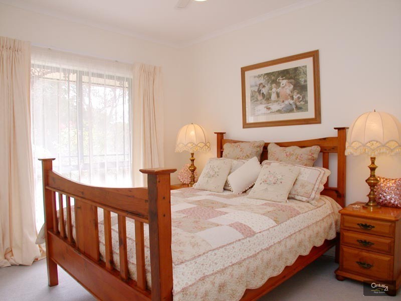 19 Woodland Grove, Aberfoyle Park SA 5159