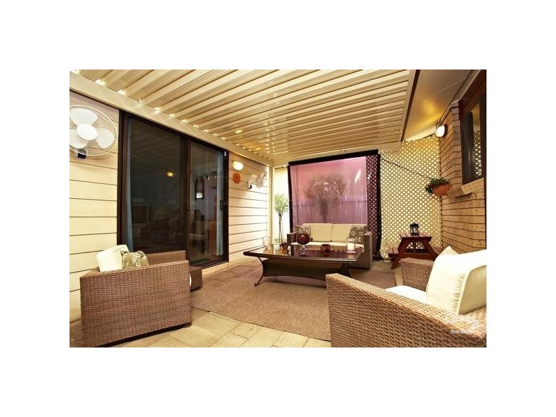 25 Capeview Crescent, Hackham SA 5163