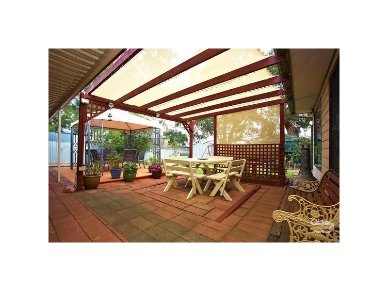 25 Capeview Crescent, Hackham SA 5163