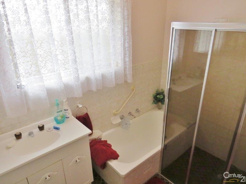 8 Tongan Way, Happy Valley SA 5159