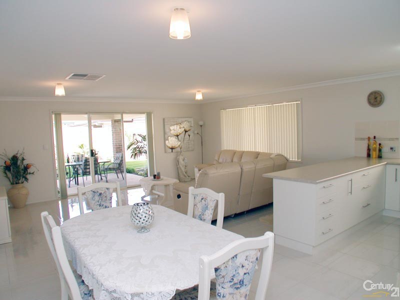 2 Angle Road, Seaford Meadows SA 5169