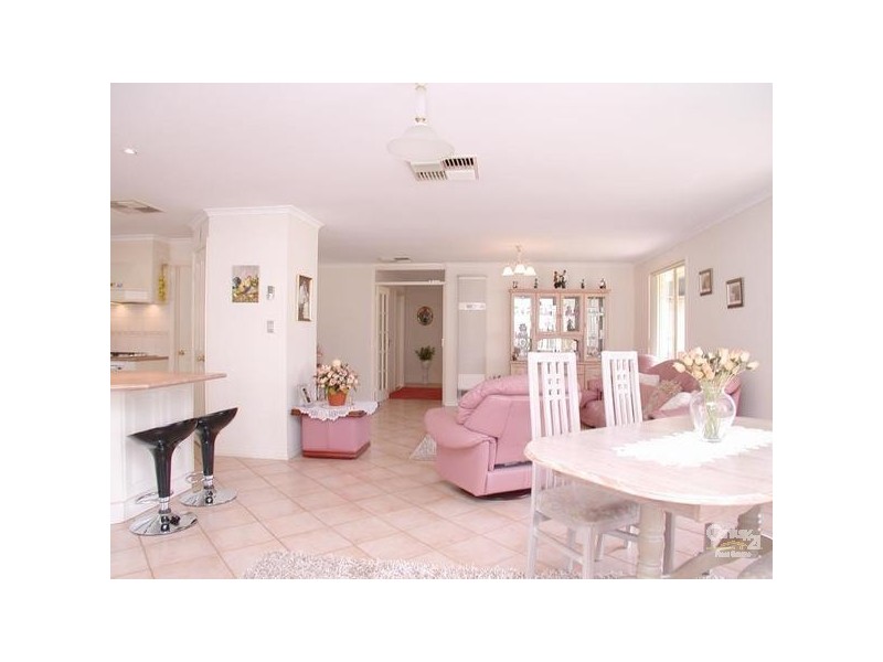 17 Talladira Way, Woodcroft SA 5162