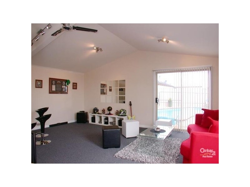 17 Talladira Way, Woodcroft SA 5162