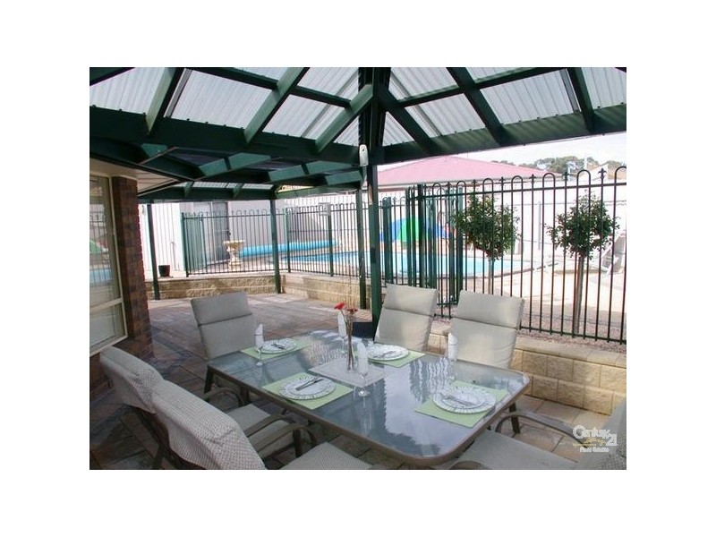 17 Talladira Way, Woodcroft SA 5162