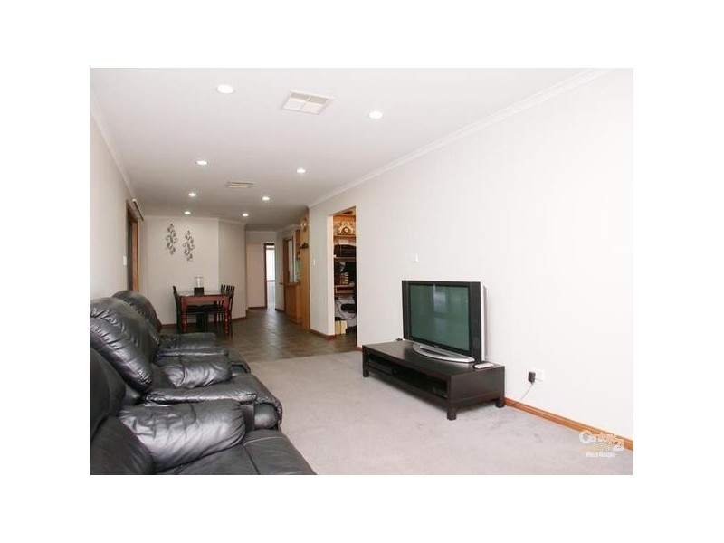 8 Ratcliffe Road, Aldinga Beach SA 5173