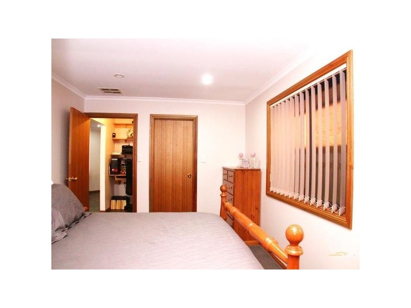 8 Ratcliffe Road, Aldinga Beach SA 5173