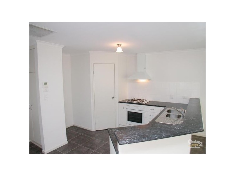 2 Nigel Lane, Hackham SA 5163