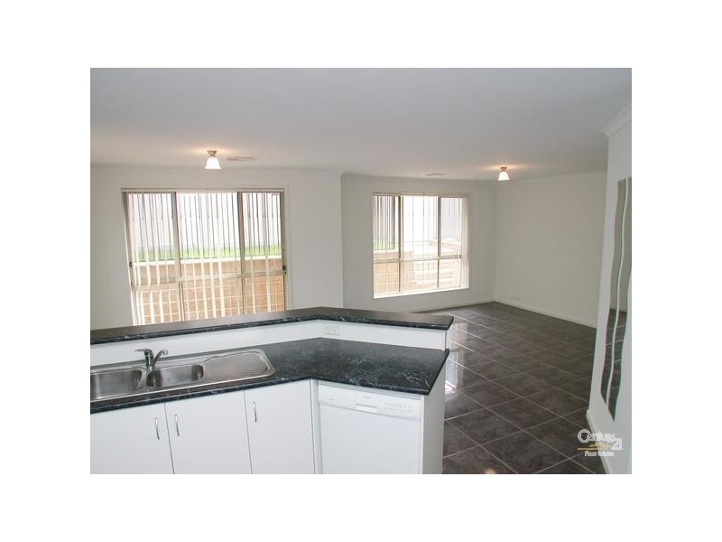 2 Nigel Lane, Hackham SA 5163