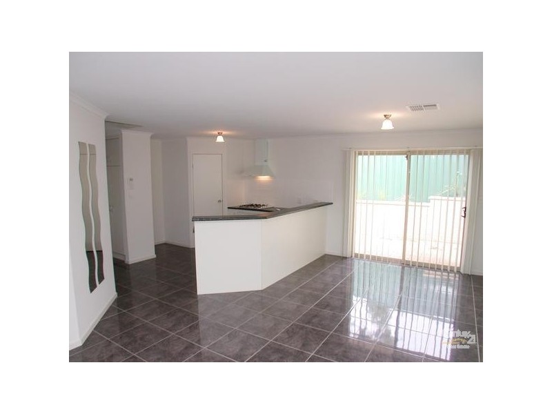 2 Nigel Lane, Hackham SA 5163