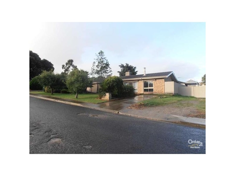 33 Flinders Crescent, Hackham SA 5163