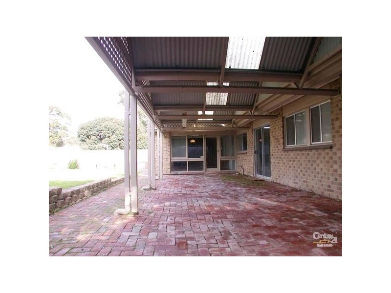 33 Flinders Crescent, Hackham SA 5163