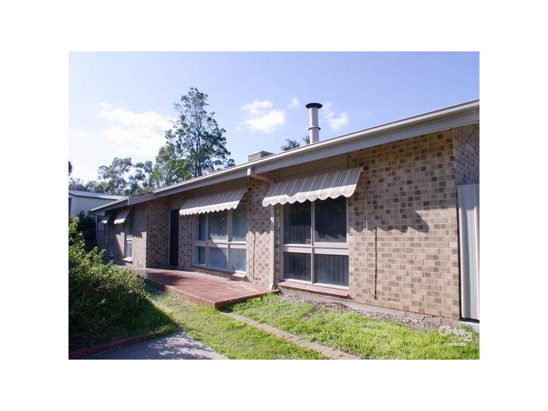 33 Flinders Crescent, Hackham SA 5163