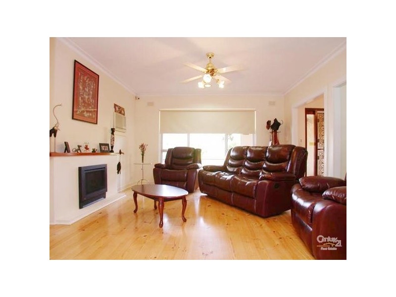 18 Ian Street, Morphett Vale SA 5162