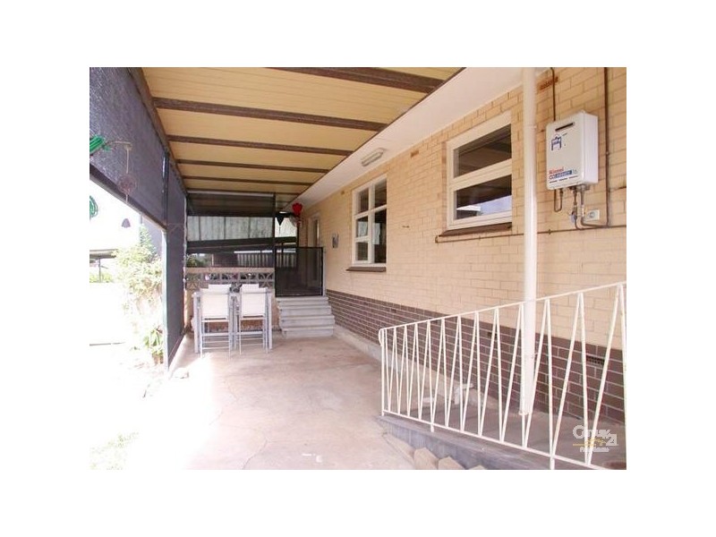 18 Ian Street, Morphett Vale SA 5162