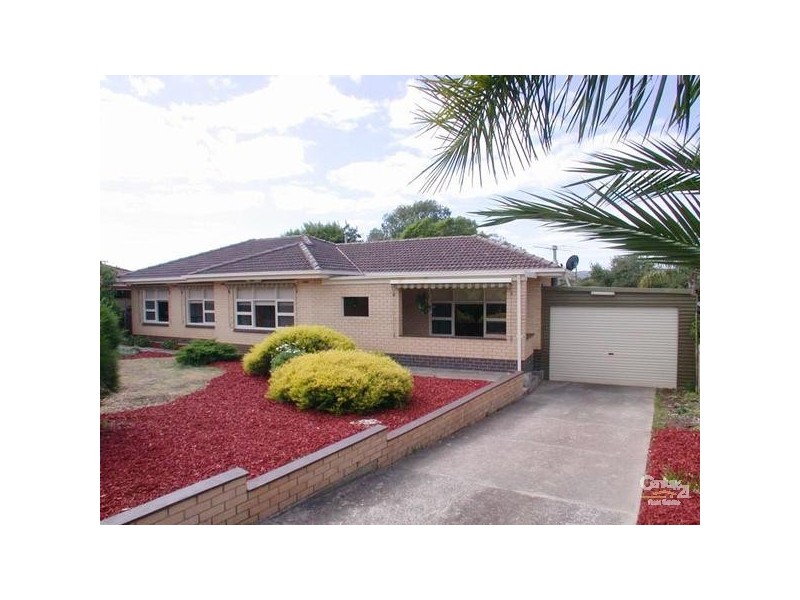 18 Ian Street, Morphett Vale SA 5162